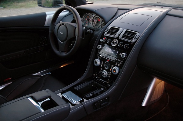 Aston Martin DBS Carbon Black Edition ECSTATIC FRESHNESS 600x398 